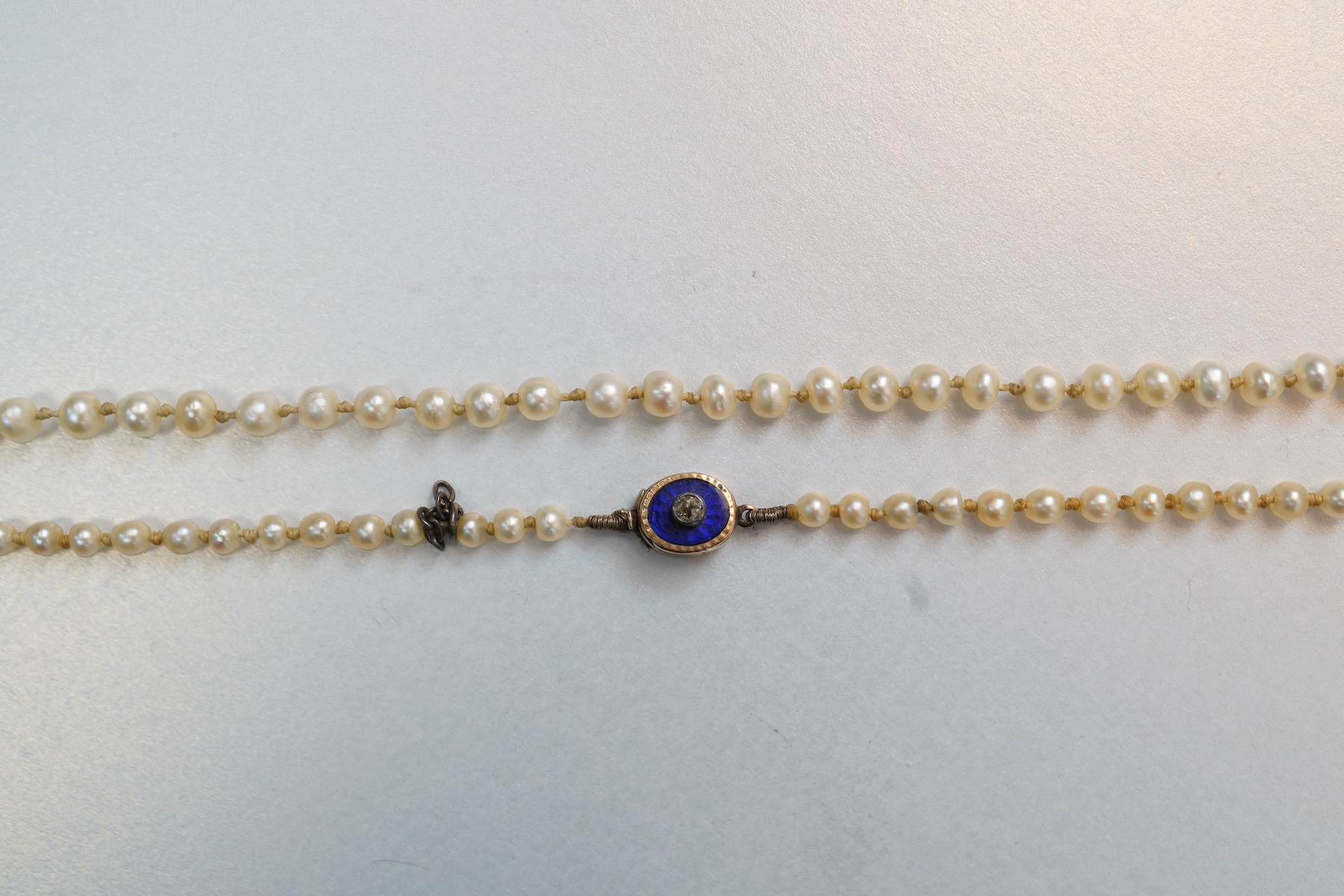 A pearl necklace, 19th century